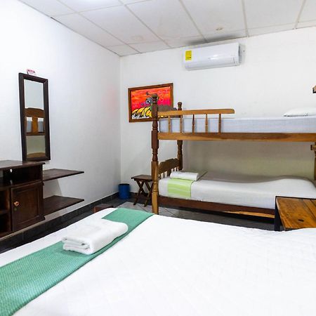 Puerto SandinoMiramar Surfcamp别墅 外观 照片